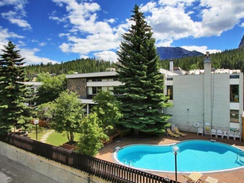 Banff Voyager Inn Exterior photo