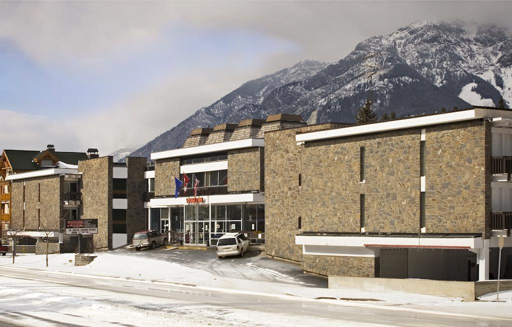 Banff Voyager Inn Exterior photo